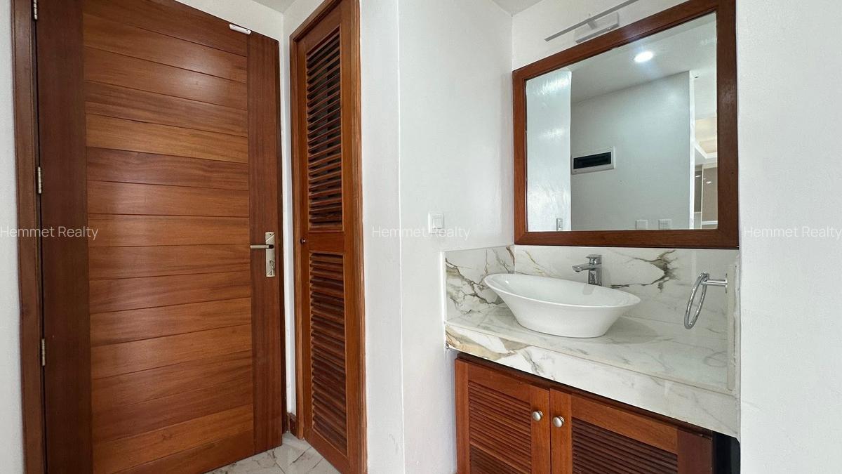 4 Bed Apartment with En Suite in Westlands Area - 12