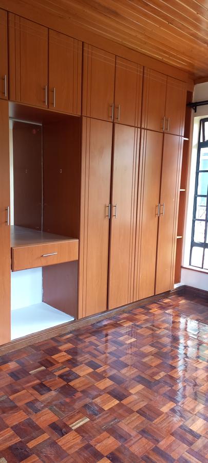 5 Bed Townhouse with En Suite in Lavington - 13