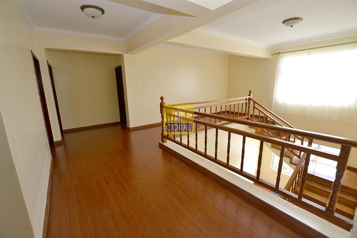 7 Bed Apartment with En Suite in Lavington - 8