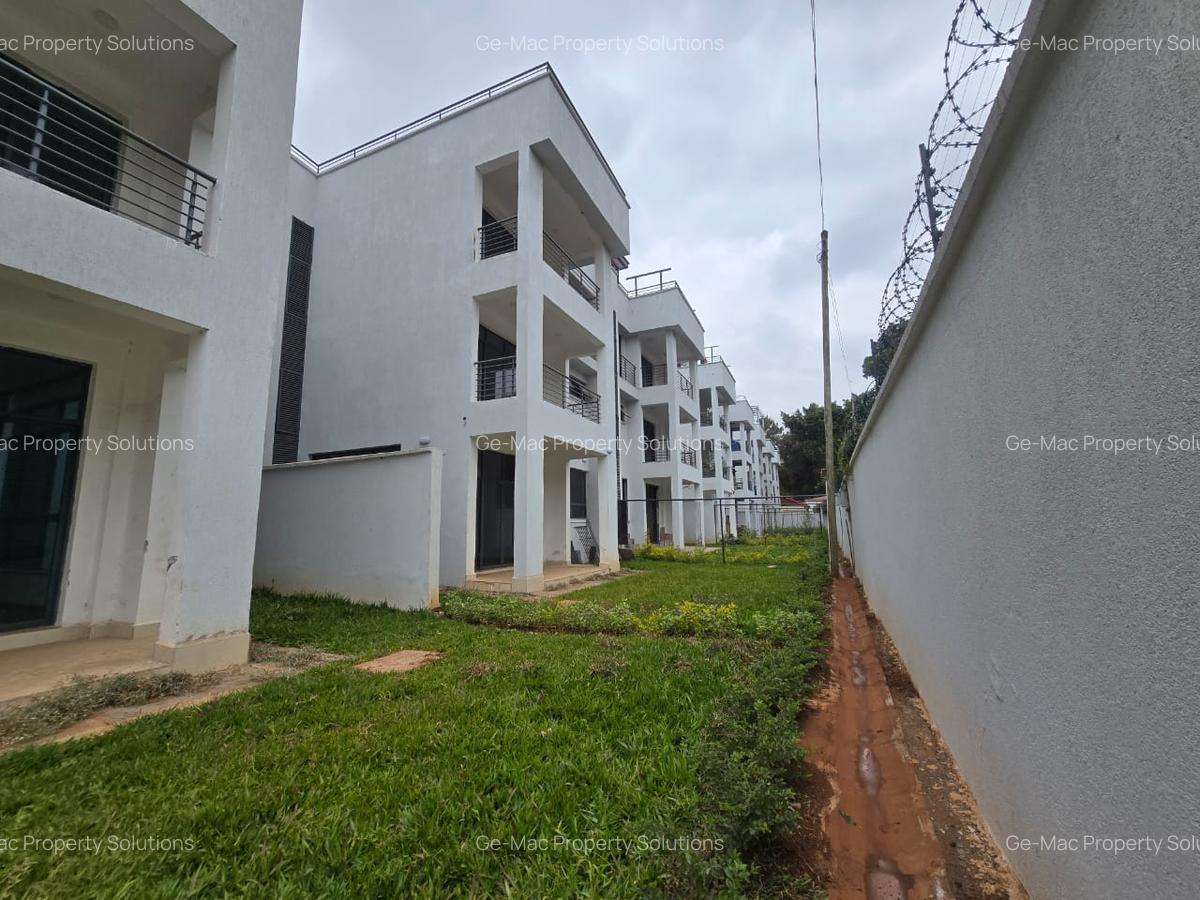 5 Bed Townhouse with En Suite in Lavington - 19