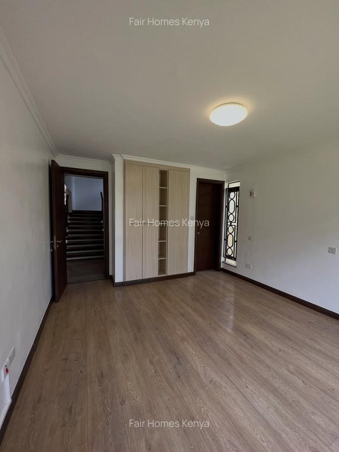 4 Bed Townhouse with En Suite at Lavington Green - 12