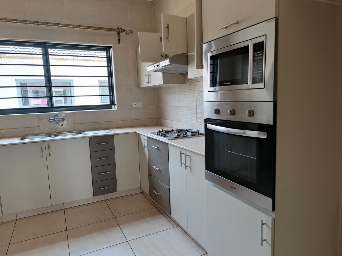 2 Bed Apartment with En Suite in Rhapta Road - 2