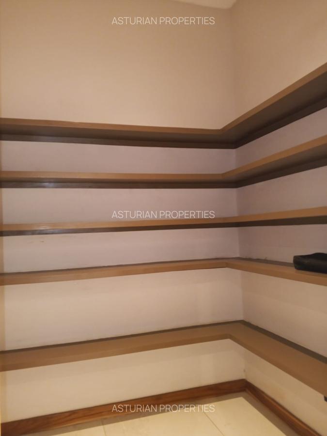 4 Bed Villa with En Suite in Westlands Area - 13