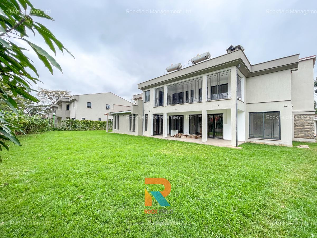 6 Bed Townhouse with En Suite in Lavington - 1