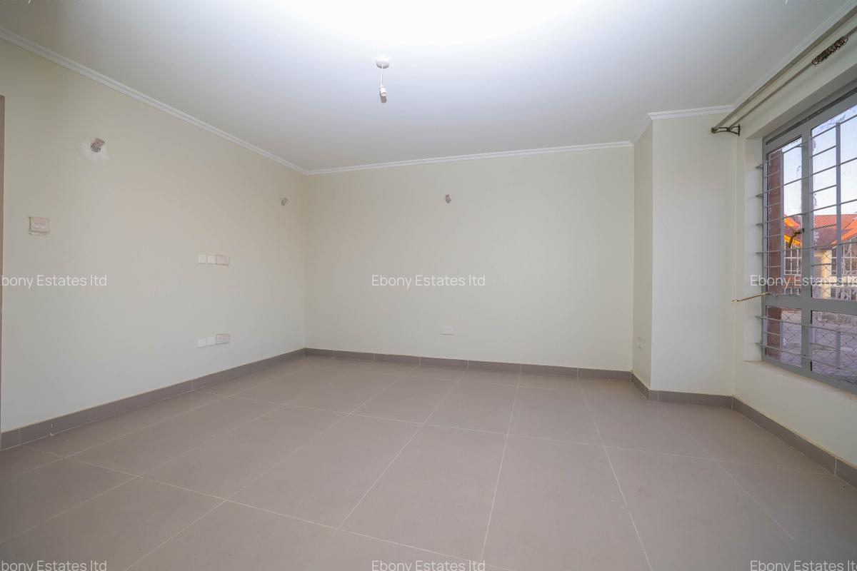 5 Bed Townhouse with En Suite in Kitengela - 4