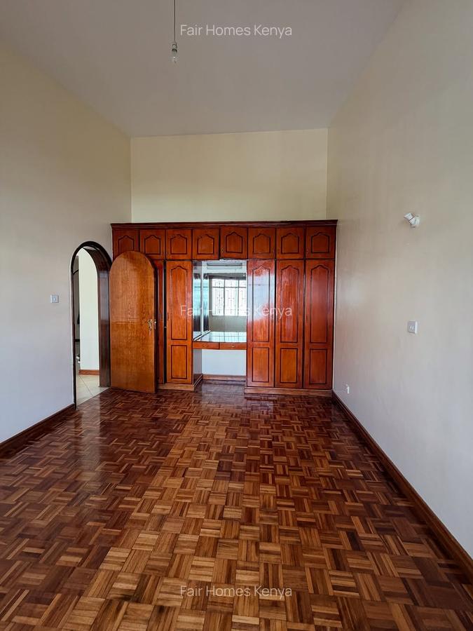 5 Bed Townhouse with En Suite at Riverside Drive - 15