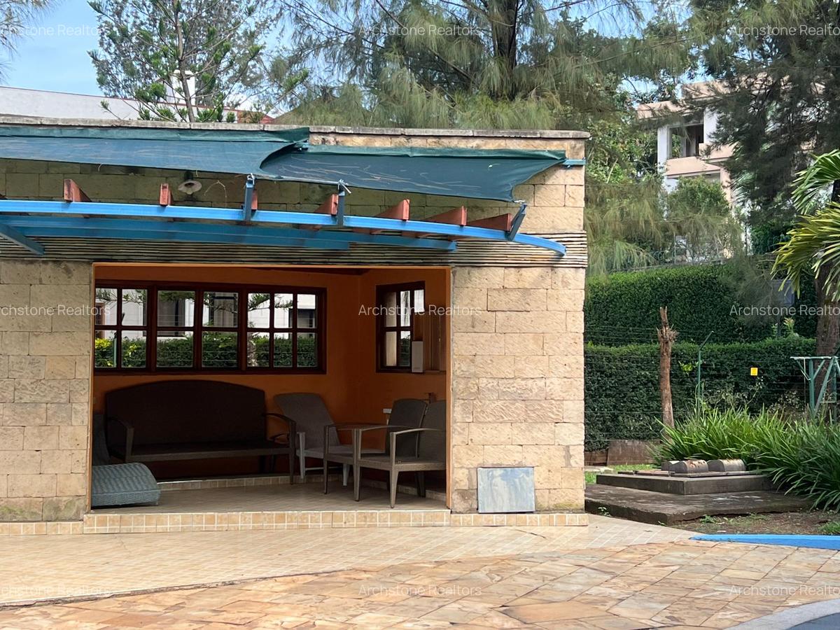 4 Bed House with En Suite in Runda - 14