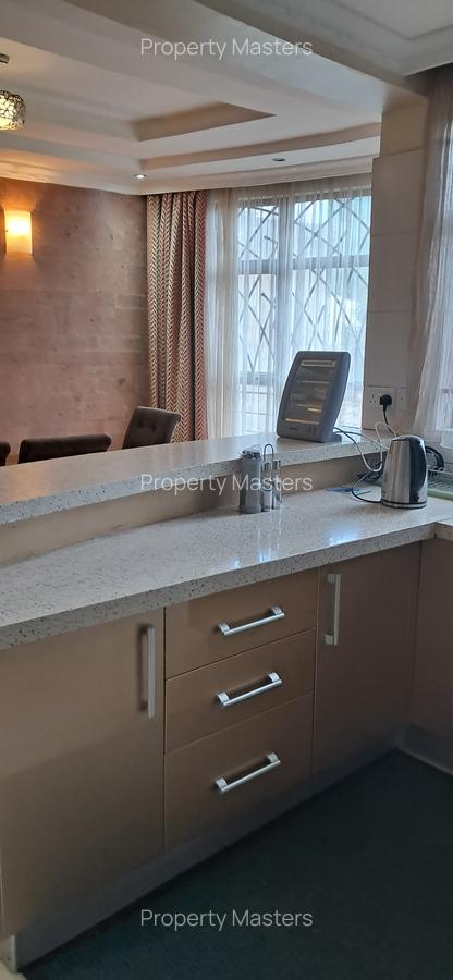 3 Bed Apartment with En Suite at Rose Avenue - 4