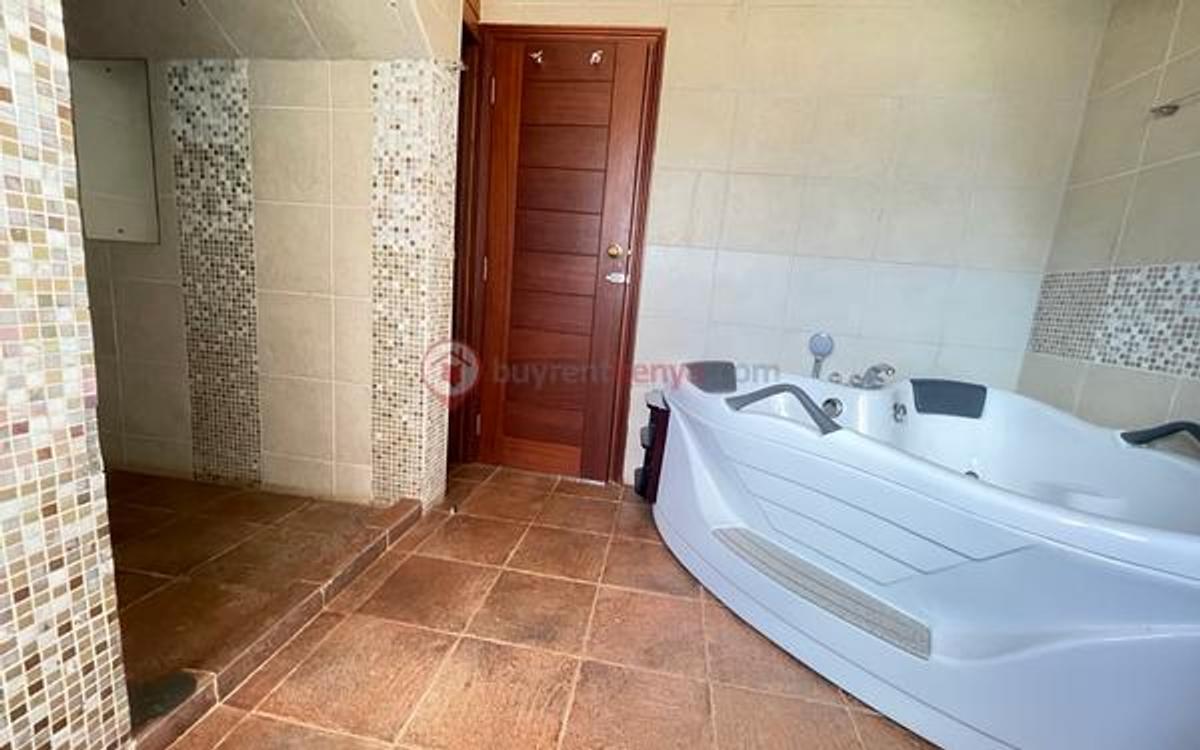 4 Bed House with En Suite at Loresho - 3