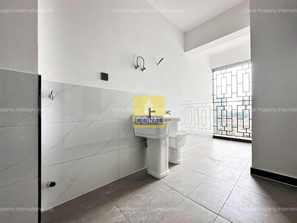 3 Bed Apartment with En Suite in Lavington - 8