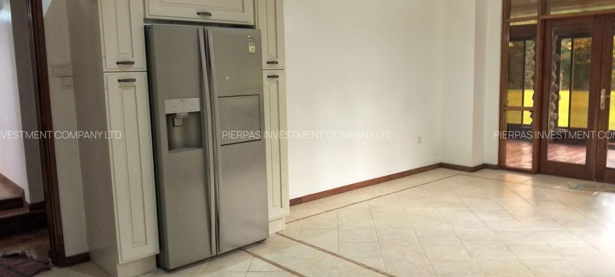 5 Bed Townhouse with En Suite in Karen - 4