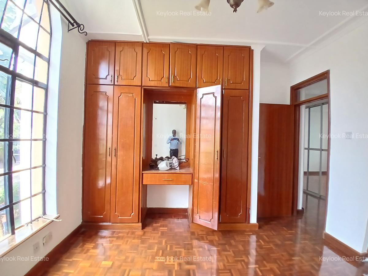 4 Bed Townhouse with En Suite at Lavington Green - 9