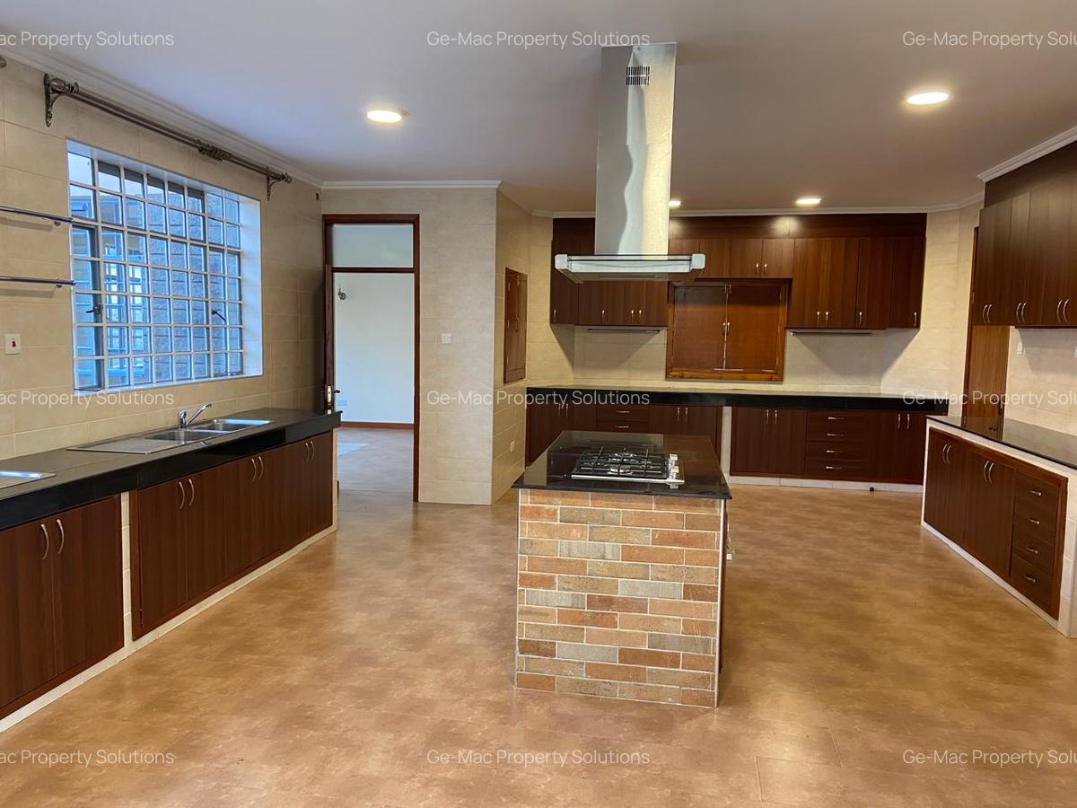 5 Bed House with En Suite in Runda - 13