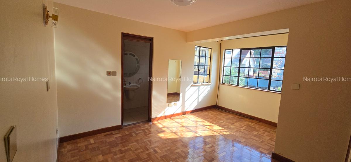 5 Bed Townhouse with En Suite at Lavington Green - 18