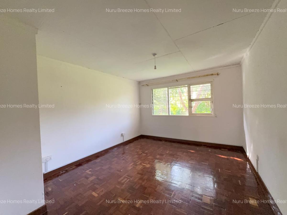 4 Bed House with En Suite in Loresho - 13