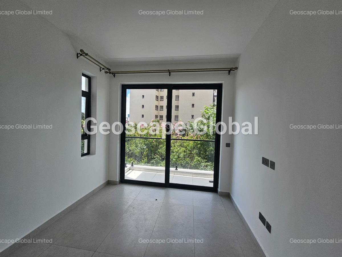2 Bed Apartment with En Suite in Brookside - 7