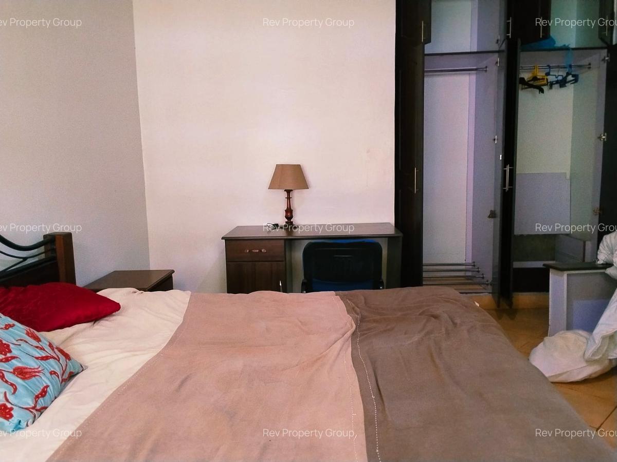 2 Bed House with En Suite in Rosslyn - 12