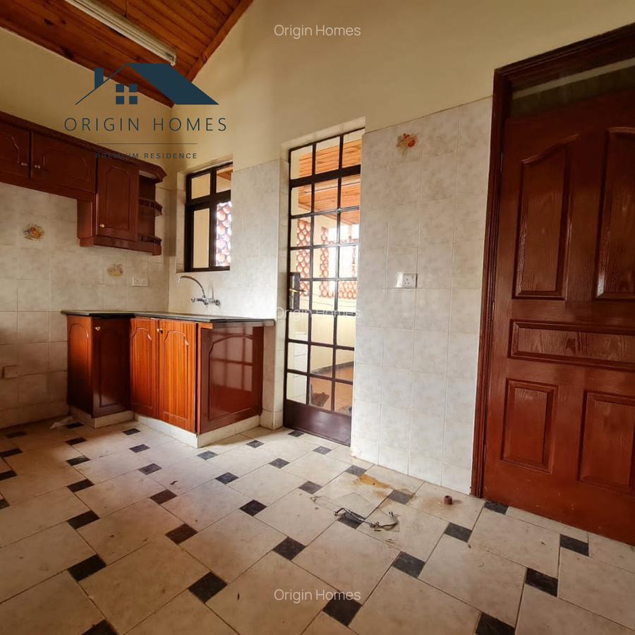 3 Bed Apartment with En Suite at Westlands - 7