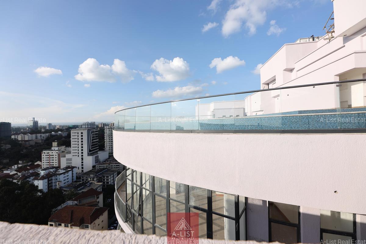 3 Bed Apartment with Swimming Pool at Riverside Drive - 17