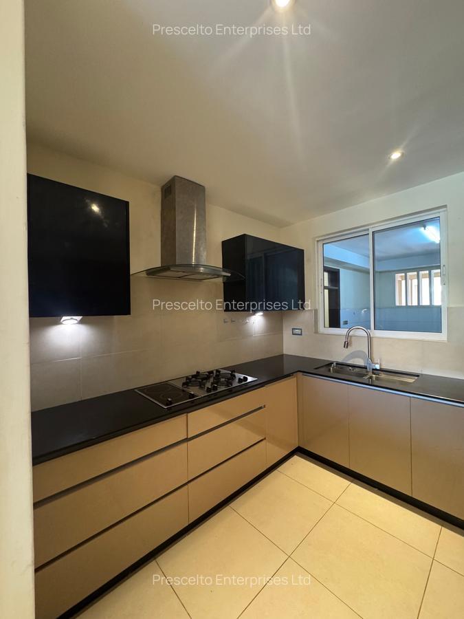 2 Bed Apartment with En Suite at Off Links Road - 6