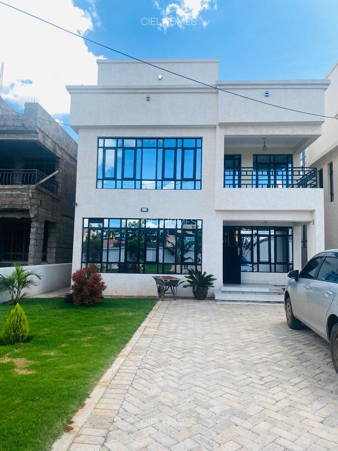 5 Bed Townhouse with En Suite at Mugutha - 1