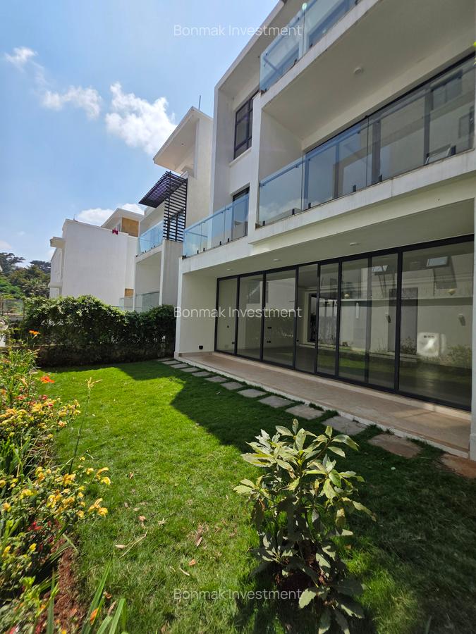 5 Bed Townhouse with En Suite at Lavington Green - 11