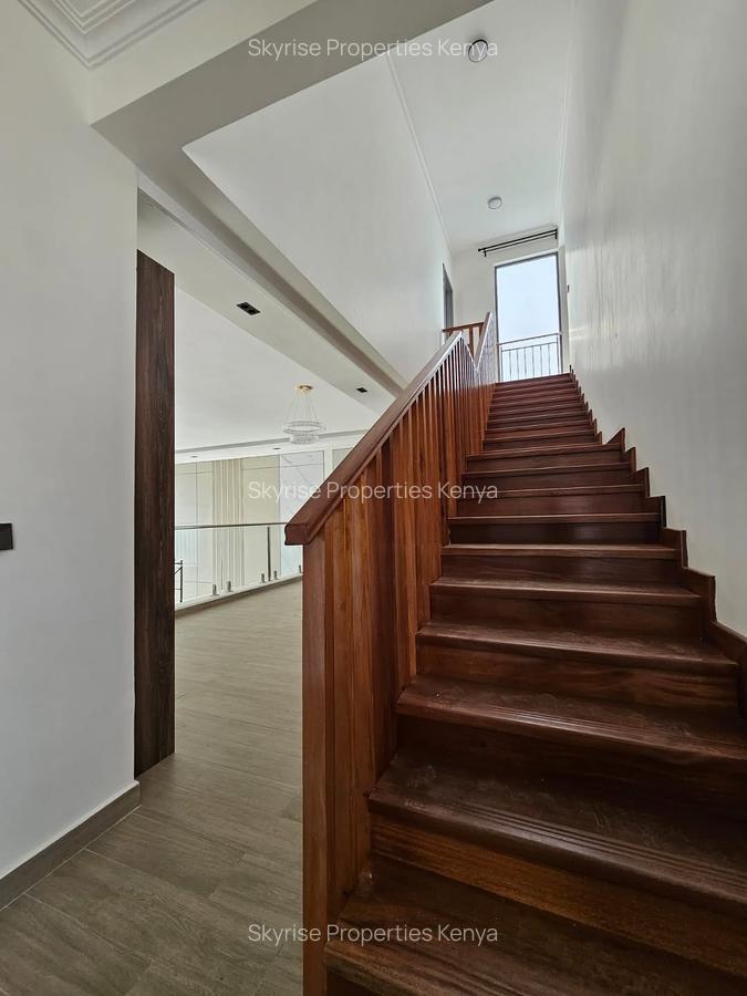 5 Bed Townhouse with En Suite in Lavington - 10