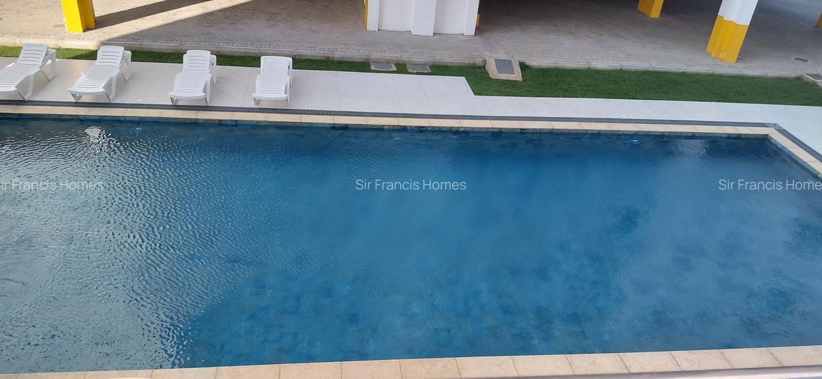 Serviced 2 Bed Apartment with Swimming Pool at Customs - 4