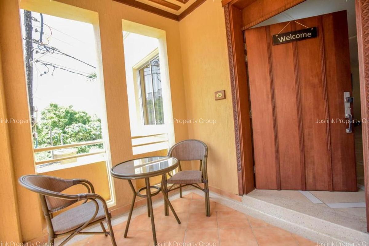 Serviced 3 Bed Apartment with En Suite in Nyali Area - 11