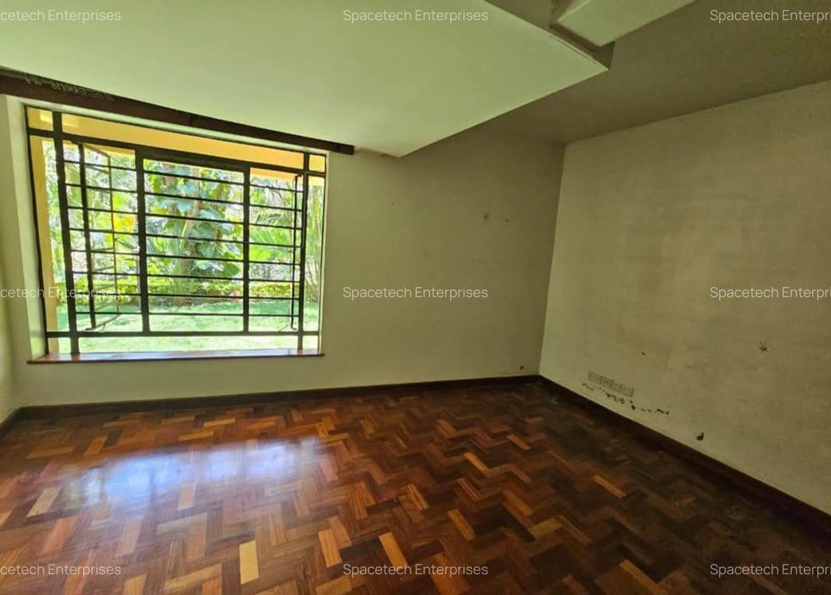 5 Bed Townhouse with En Suite in Kitisuru - 13