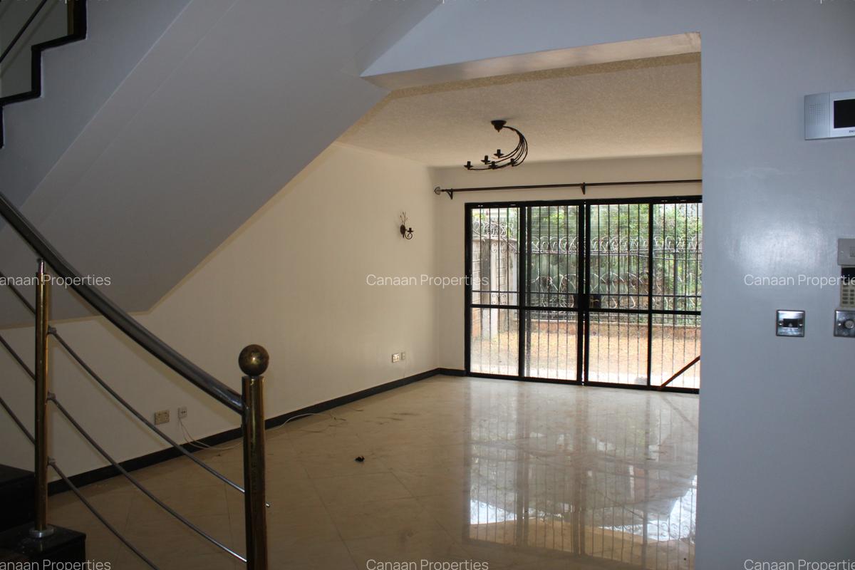 4 Bed Villa with En Suite in Westlands Area - 8