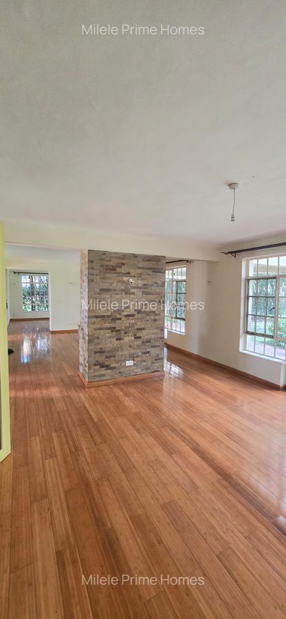 4 Bed Villa with En Suite at Yvy Creek - 3