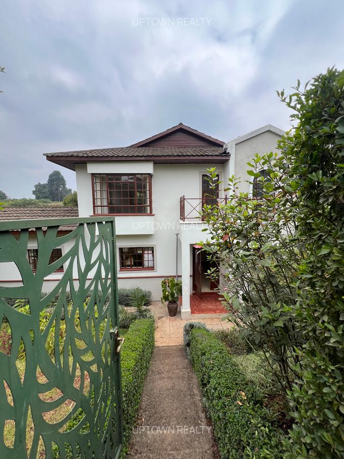 3 Bed Villa with En Suite at Redhill - 1