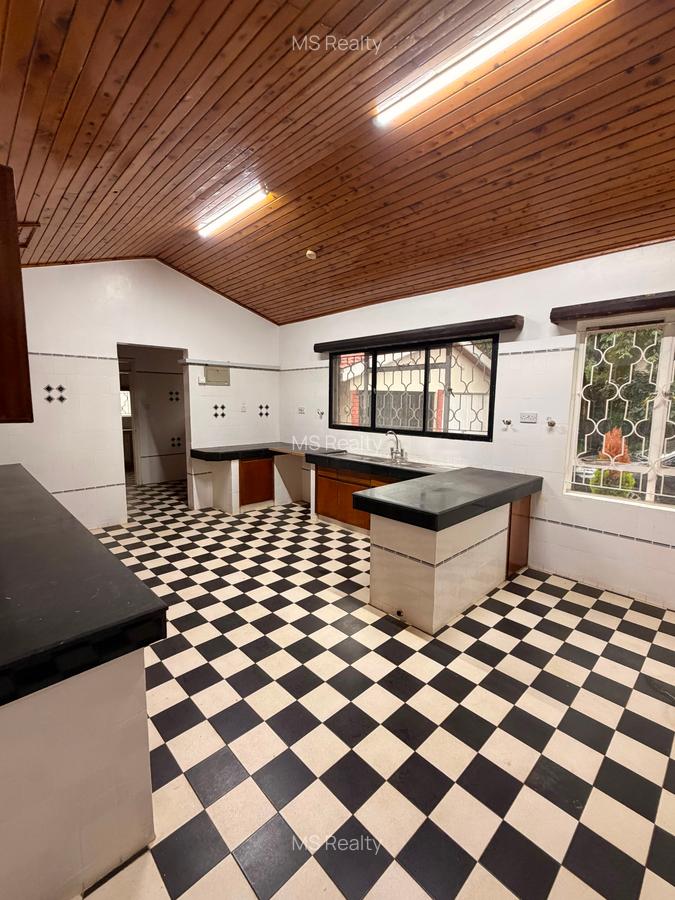 5 Bed House with En Suite in Gigiri - 9