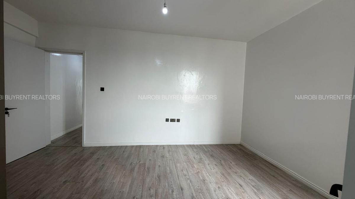 2 Bed Apartment with Lift in Parklands - 8