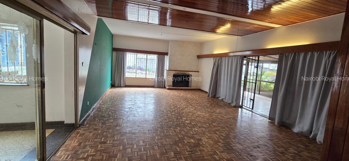 5 Bed House with En Suite at Lavington Road - 15