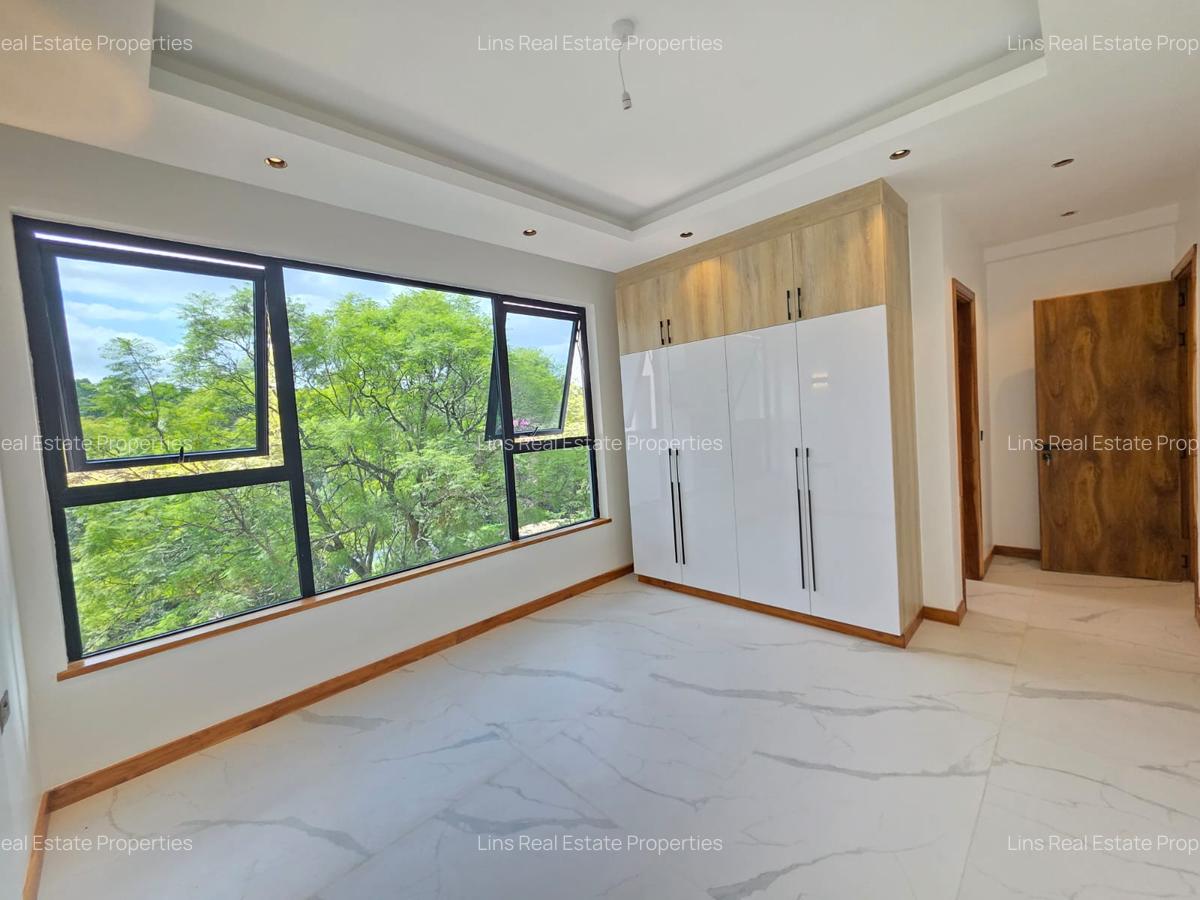 Serviced 2 Bed Apartment with En Suite in Spring Valley - 15