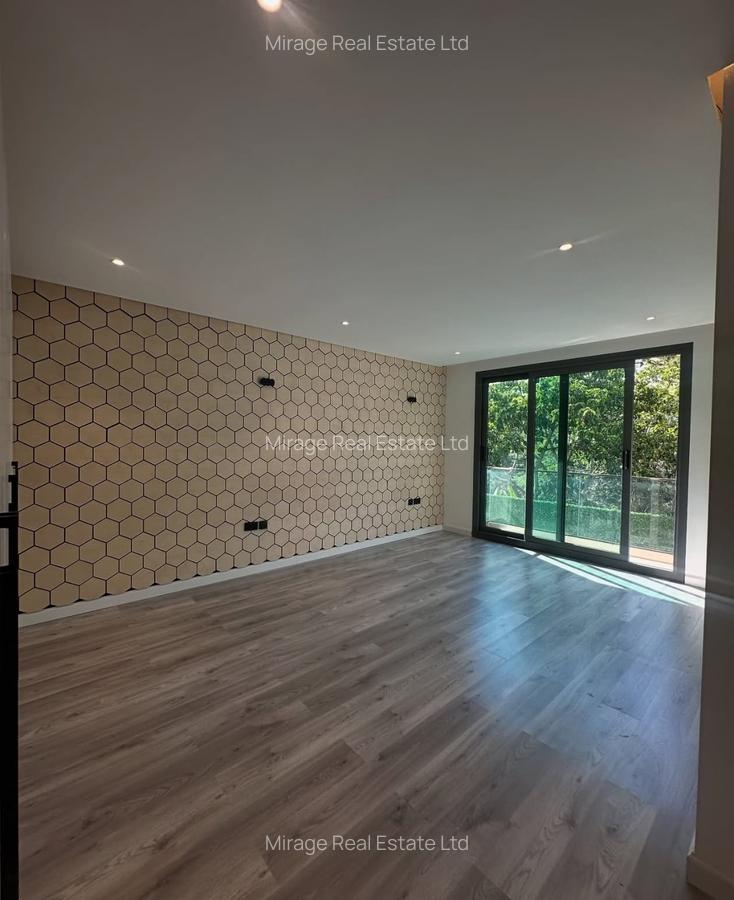 5 Bed Villa with En Suite in Lavington - 10