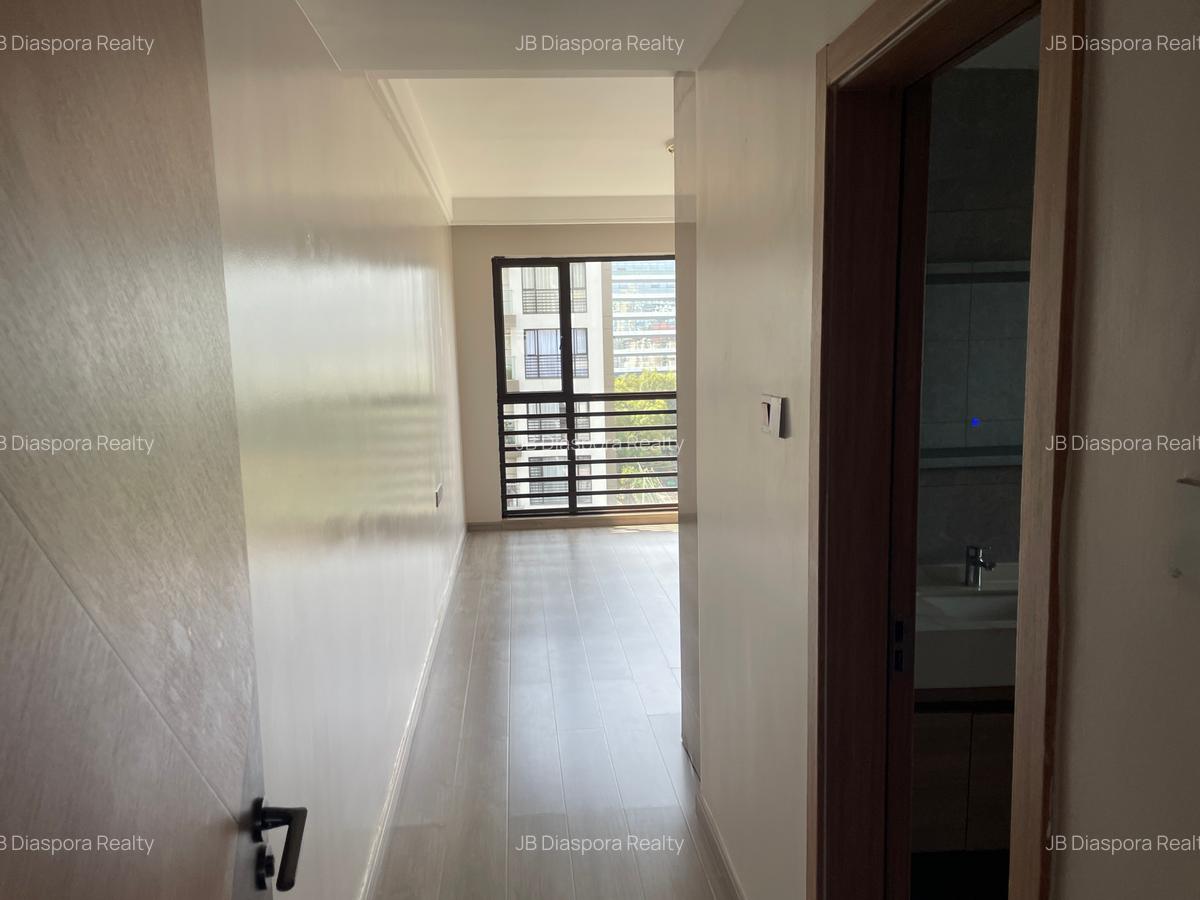 3 Bed Apartment with En Suite in Riverside - 11