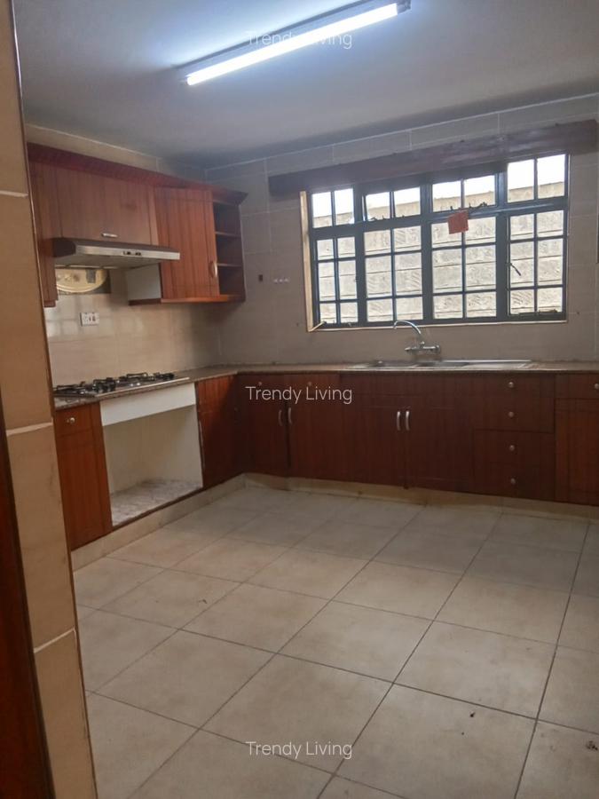 4 Bed Townhouse with En Suite in Lavington - 3