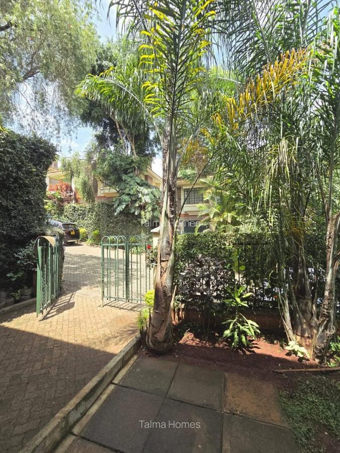 4 Bed Townhouse with En Suite at Off Brookside Drive - 17