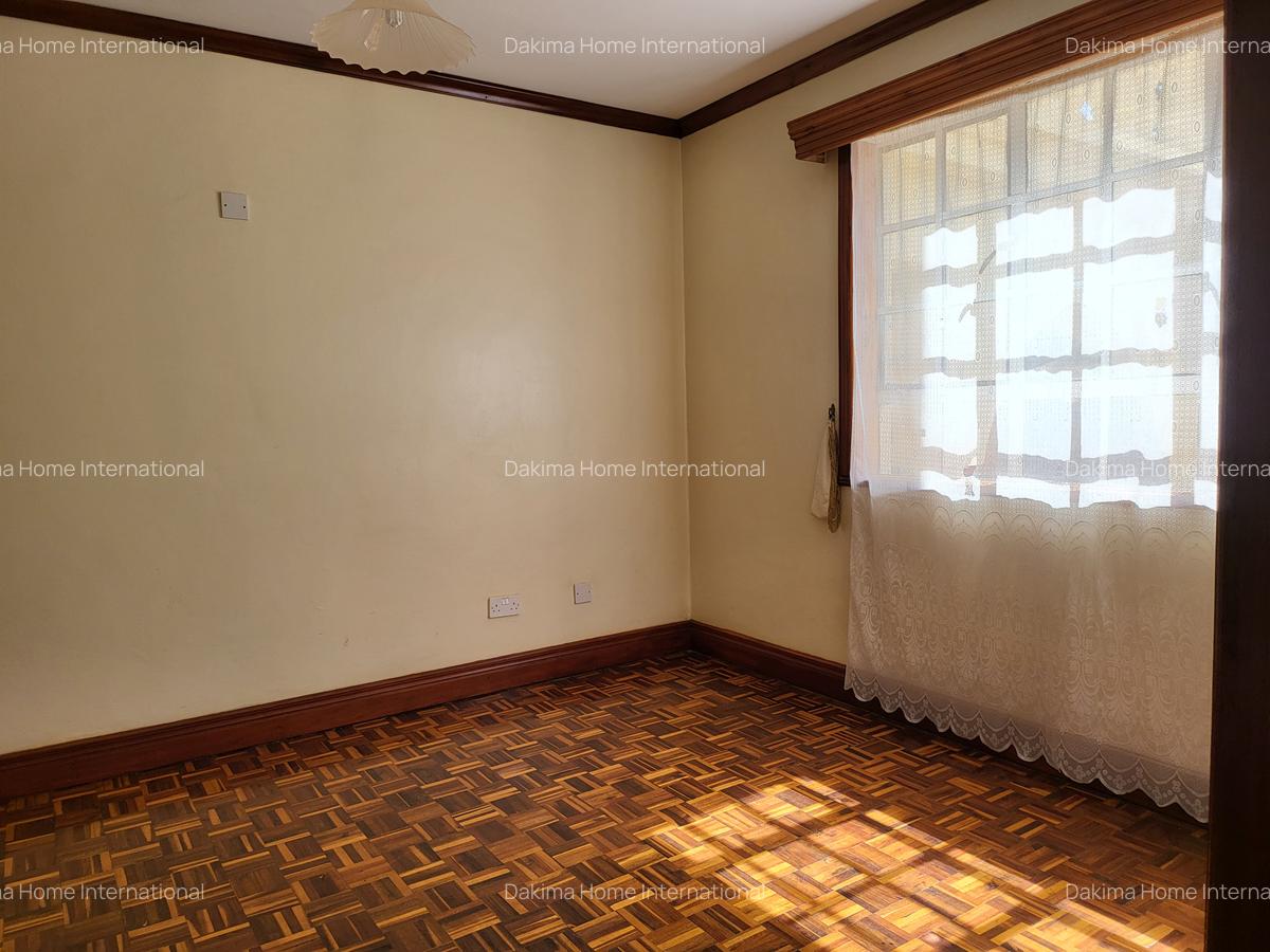 5 Bed House with En Suite in Runda - 5