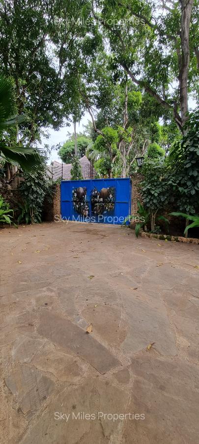 3 Bed Villa with En Suite at La-Marina - 10