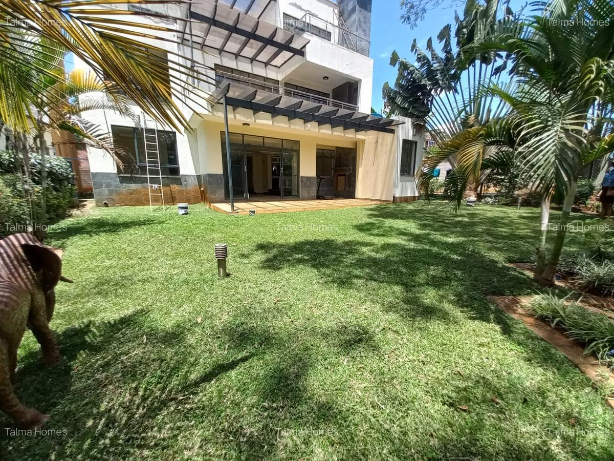 5 Bed Townhouse with En Suite at Lavington Green - 1