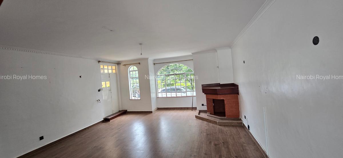 5 Bed Townhouse with En Suite at Lavington Off Convent Drive - 16