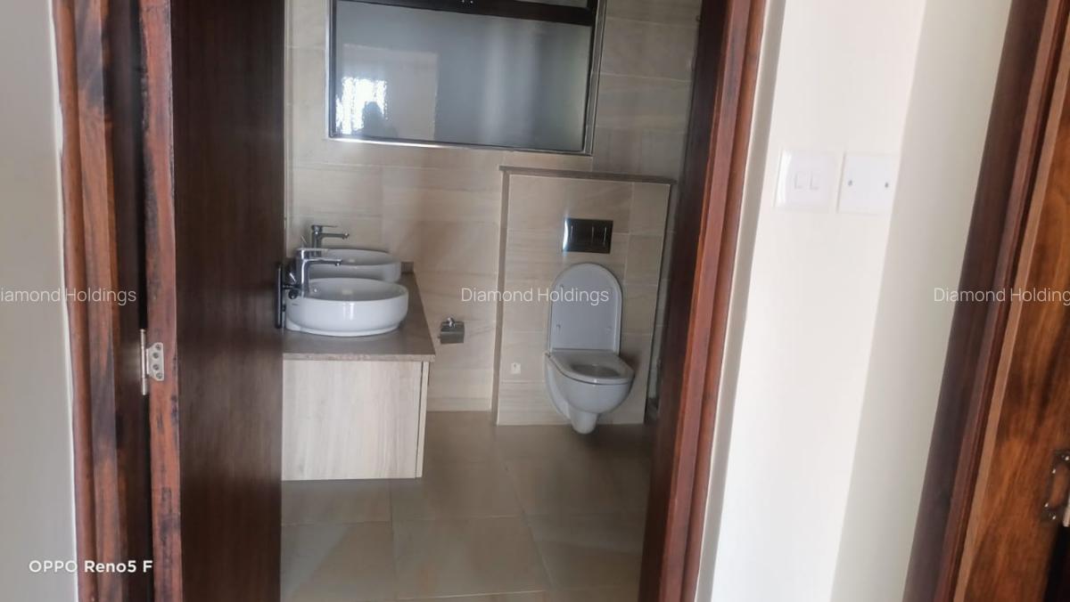 3 Bed Apartment with En Suite at Parklands - 10