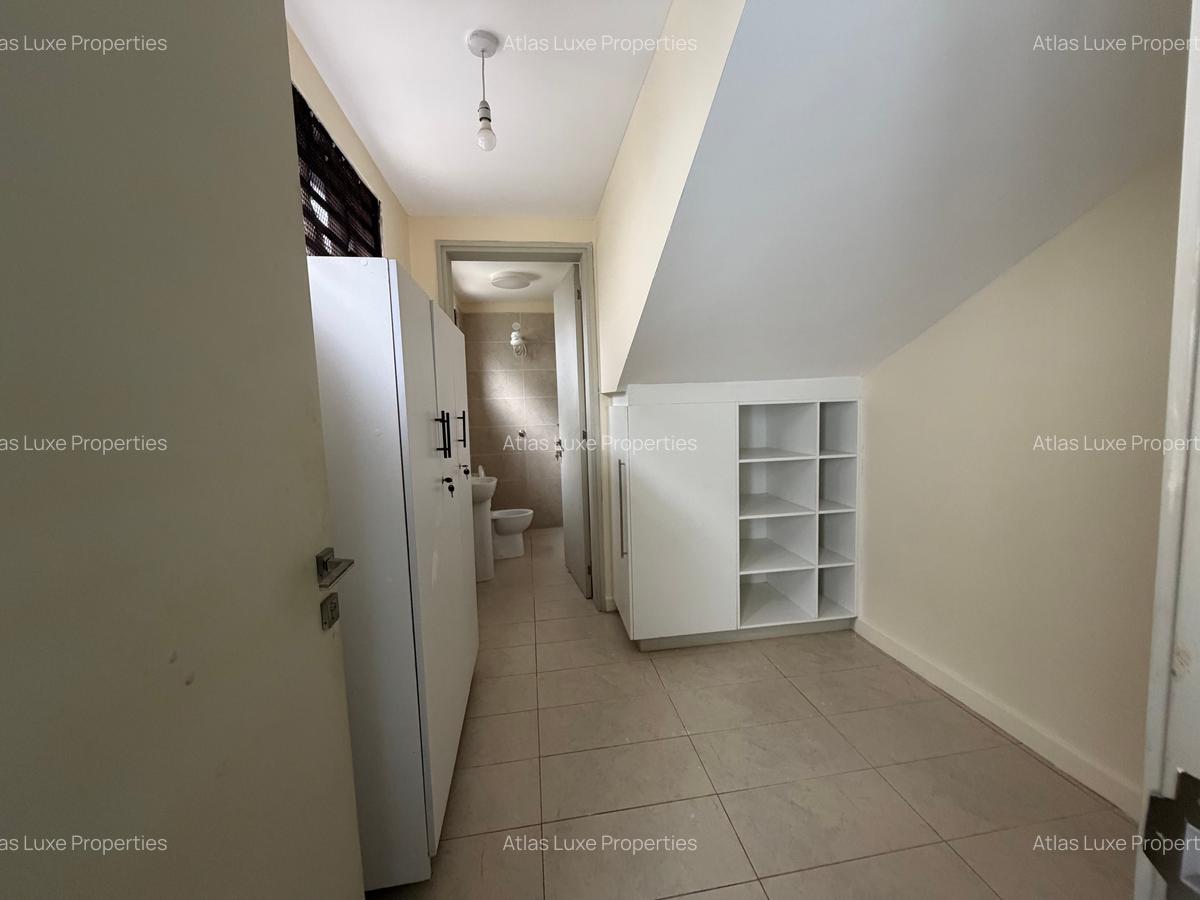 4 Bed Townhouse with En Suite in Runda - 5