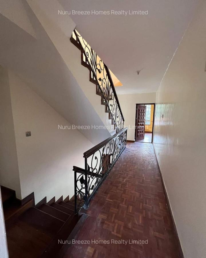 4 Bed Townhouse with En Suite in Lavington - 13