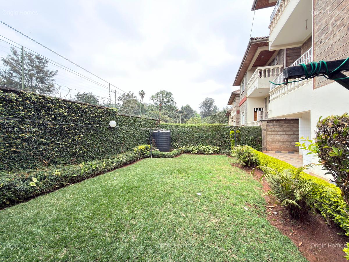 4 Bed Townhouse with En Suite at Lavington - 2