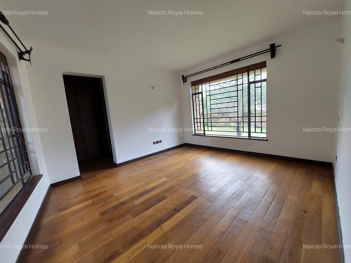5 Bed House with En Suite at Lake View - 6